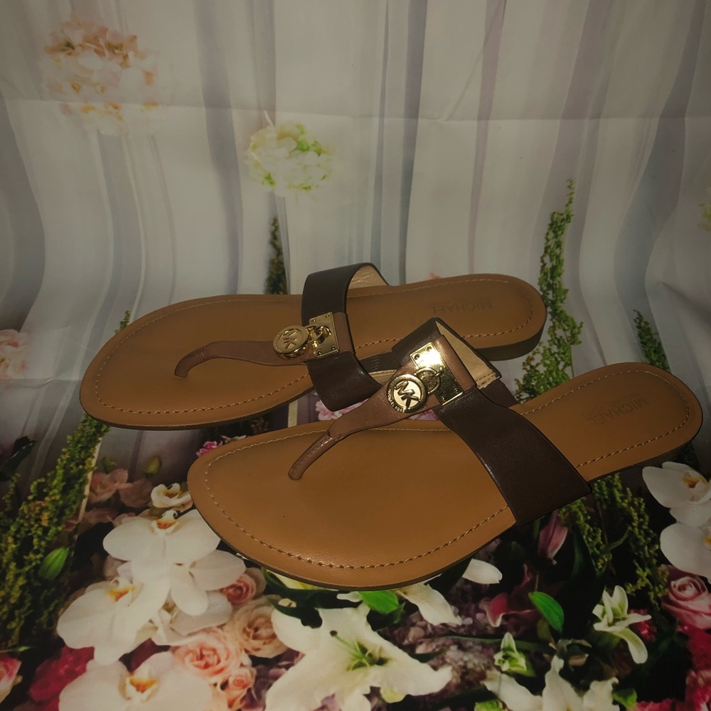 Micheal Kors sandals - Picture 2 of 4